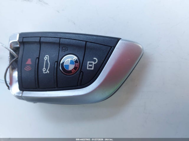 44227802 :رقم المزاد ، WBXHT3C33GP884814 vin ، 2016 Bmw X1 Xdrive28i مزاد بيع