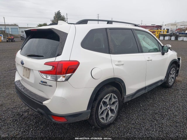 JF2SKAJC3LH534943 Subaru Forester Premium