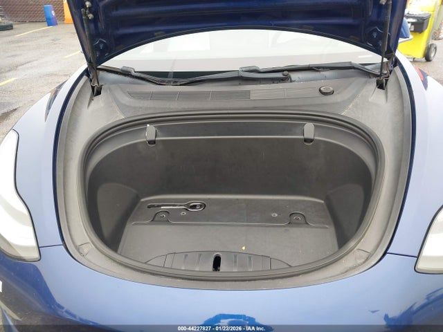 44227827 :رقم المزاد ، 5YJ3E1EA5KF402820 vin ، 2019 Tesla Model 3 Long Range/mid Range/standard Range/standard Range Plus مزاد بيع