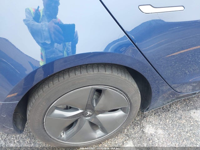 44227827 :رقم المزاد ، 5YJ3E1EA5KF402820 vin ، 2019 Tesla Model 3 Long Range/mid Range/standard Range/standard Range Plus مزاد بيع