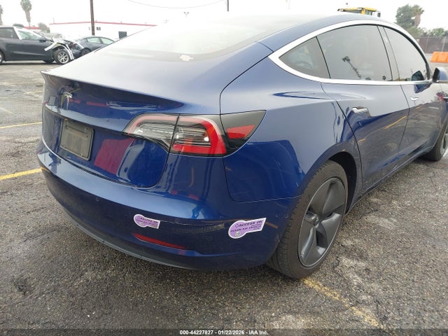 44227827 :رقم المزاد ، 5YJ3E1EA5KF402820 vin ، 2019 Tesla Model 3 Long Range/mid Range/standard Range/standard Range Plus مزاد بيع