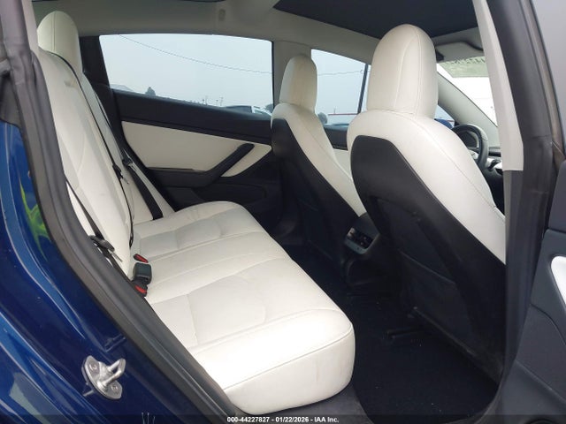 44227827 :رقم المزاد ، 5YJ3E1EA5KF402820 vin ، 2019 Tesla Model 3 Long Range/mid Range/standard Range/standard Range Plus مزاد بيع