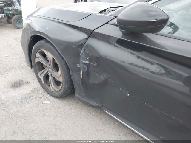 Honda ACCORD EX 2018 1HGCV1F44JA019808 Image 17