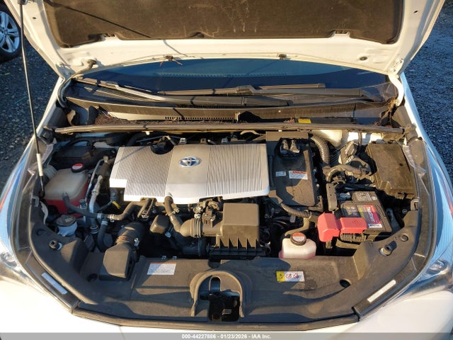 JTDKBRFU3G3520932 Toyota Prius Two