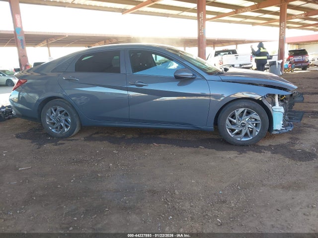 KMHLM4DG9RU804699 Hyundai ELANTRA SEL