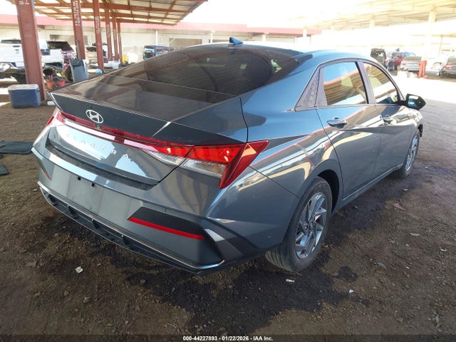 KMHLM4DG9RU804699 Hyundai ELANTRA SEL
