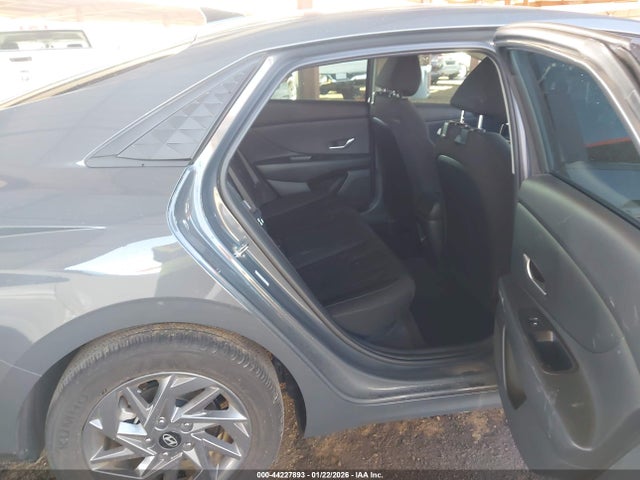 KMHLM4DG9RU804699 Hyundai ELANTRA SEL