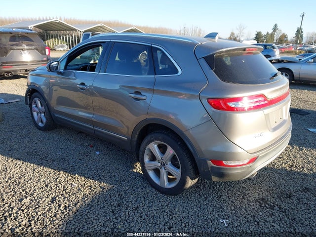 2017 LINCOLN MKC 5LMCJ1C93HUL16290 Photo 2