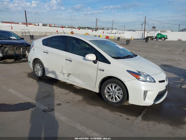 Toyota PRIUS PLUG-IN 2014 JTDKN3DP8E3055532 главное изображение