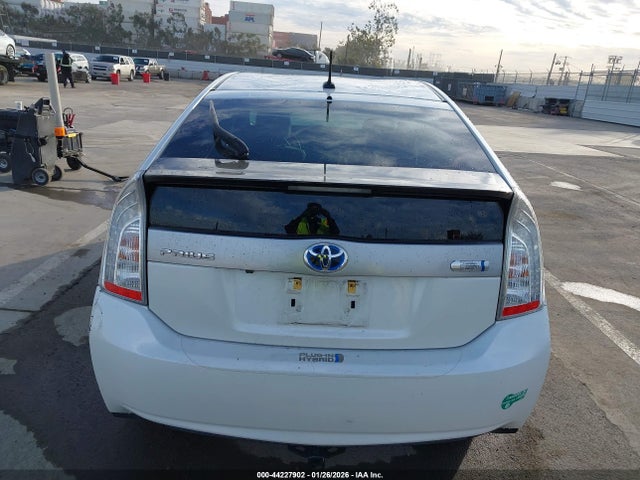 Toyota PRIUS PLUG-IN 2014 JTDKN3DP8E3055532 Image 15