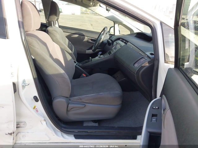 Toyota PRIUS PLUG-IN 2014 JTDKN3DP8E3055532 Image 5