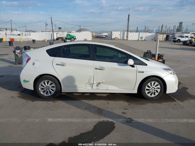 Toyota PRIUS PLUG-IN 2014 JTDKN3DP8E3055532 Image 6