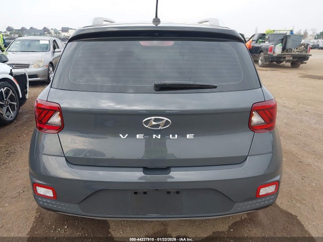 Hyundai Venue Limited 2024 KMHRC8A31RU315672 Image 16
