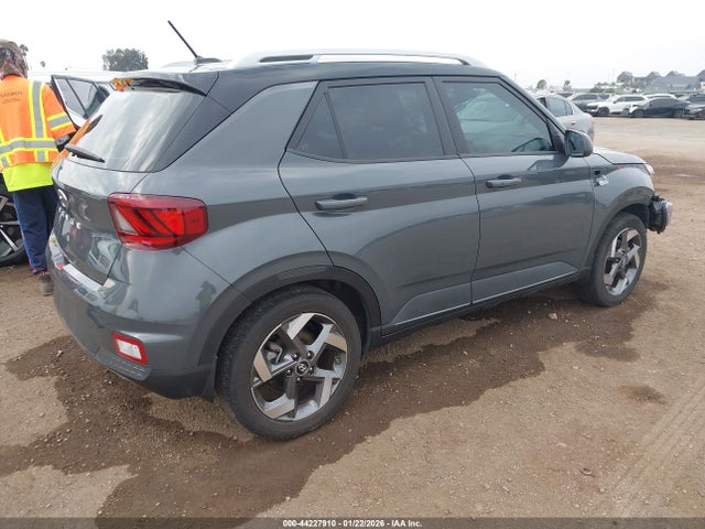 Hyundai Venue Limited 2024 KMHRC8A31RU315672 Image 4