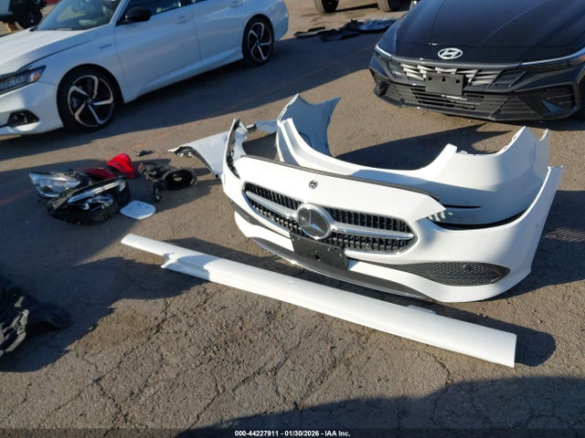 W1KAF4GB0SR276054 Mercedes-Benz C 300