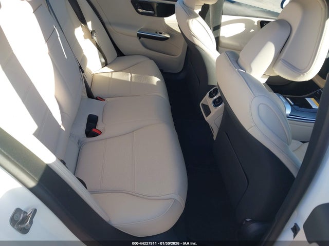 W1KAF4GB0SR276054 Mercedes-Benz C 300