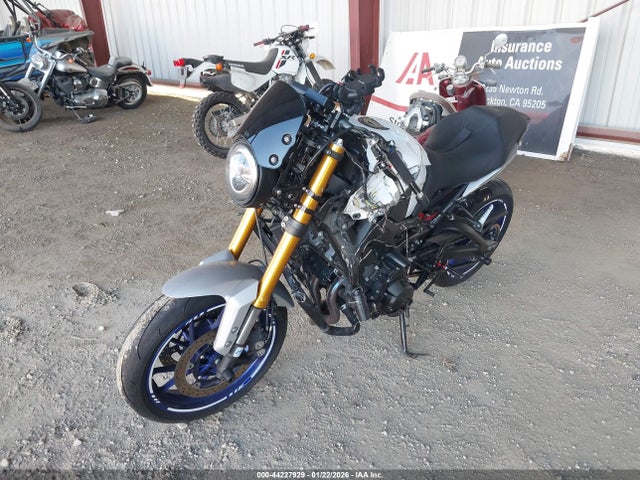 Yamaha Fz09 C 2015 JYARN33Y0FA002079 Image 2