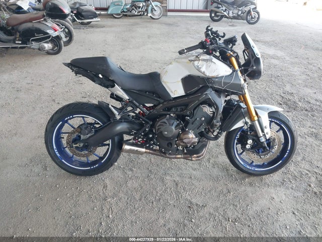 Yamaha Fz09 C 2015 JYARN33Y0FA002079 Image 12