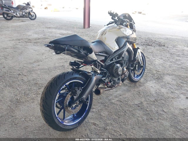 Yamaha Fz09 C 2015 JYARN33Y0FA002079 Image 4