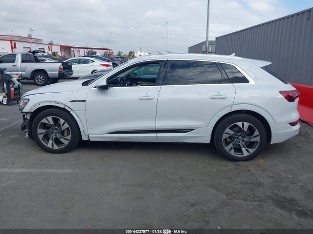 WA1AAAGE8MB000728 Audi E-tron Premium Quattro