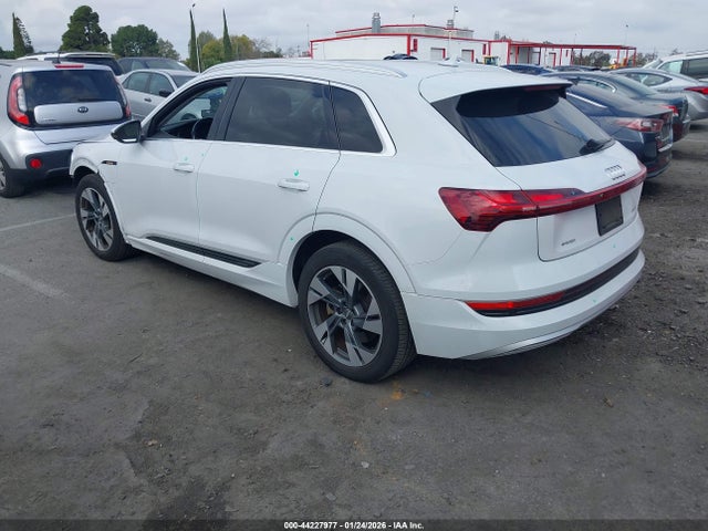 2021 AUDI E-TRON WA1AAAGE8MB000728 Photo 2