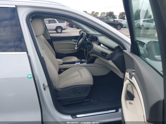 2021 AUDI E-TRON WA1AAAGE8MB000728 Photo 4