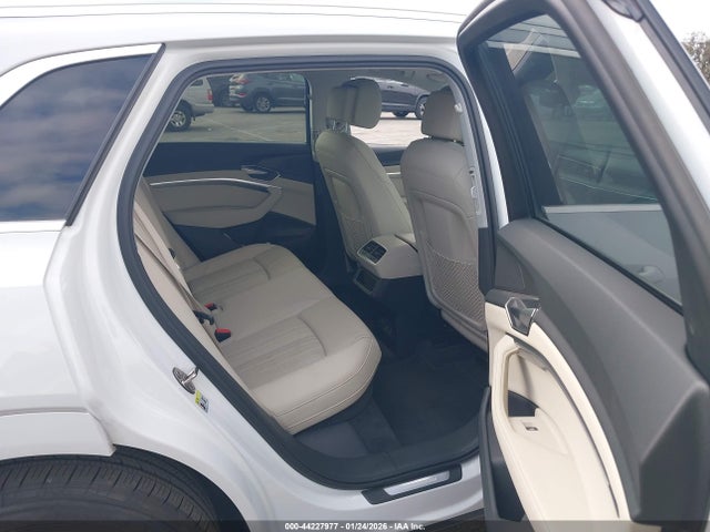 2021 AUDI E-TRON WA1AAAGE8MB000728 Photo 7