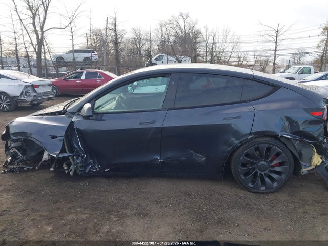 Продажа на аукционе авто 2024 Tesla Model Y Performance Dual Motor All-wheel Drive, vin: 7SAYGDEF1RA263082, номер лота: 44227987