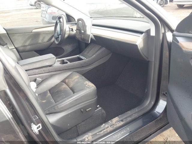 Продажа на аукционе авто 2024 Tesla Model Y Performance Dual Motor All-wheel Drive, vin: 7SAYGDEF1RA263082, номер лота: 44227987