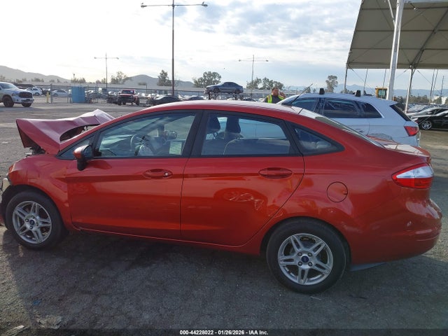 3FADP4BJ1JM135261 Ford FIESTA SE