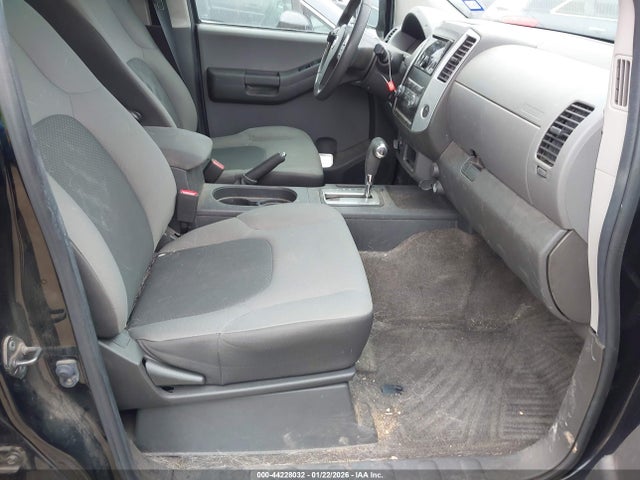 2011 NISSAN XTERRA 5N1AN0NW9BC504899 Photo 4