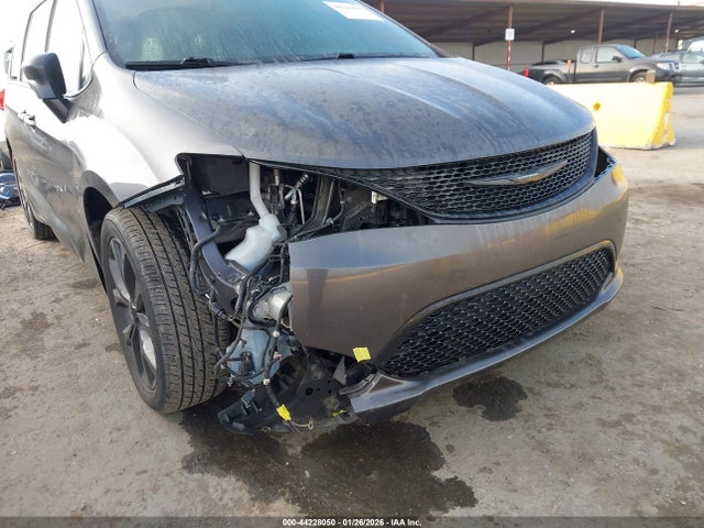2C4RC1FG5JR316719 Chrysler Pacifica Touring Plus