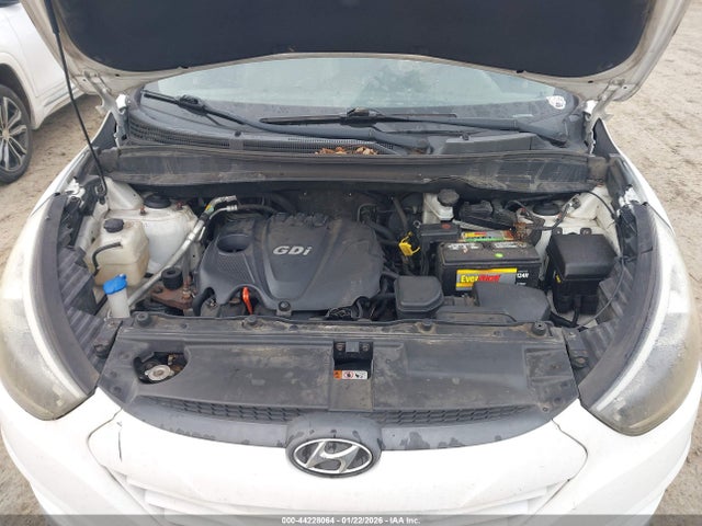 KM8JUCAG0FU954914 Hyundai TUCSON SE