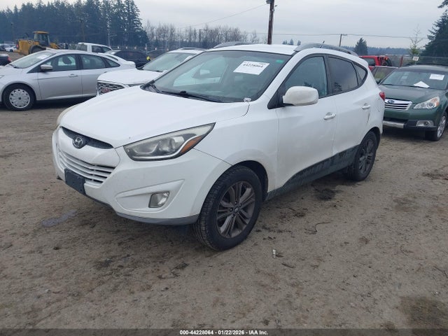 KM8JUCAG0FU954914 Hyundai TUCSON SE