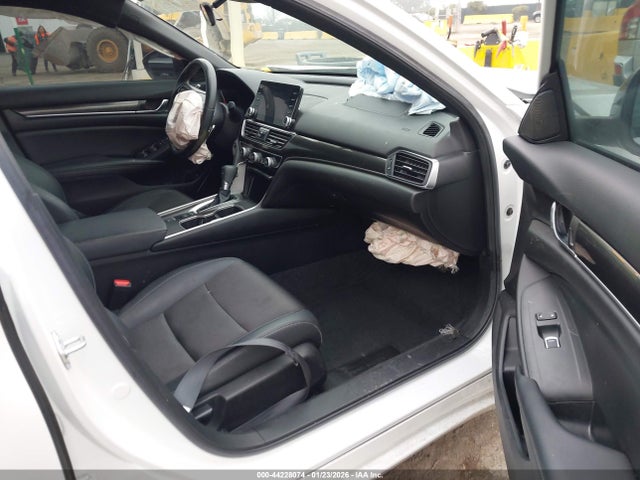 1HGCV1F3XNA031975 Honda Accord Sport