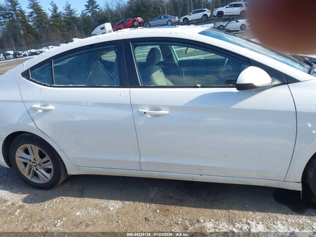 Hyundai Elantra Value Edition 2019 5NPD84LF5KH418920 Image 13