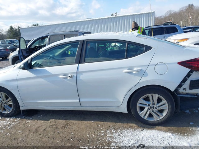Hyundai Elantra Value Edition 2019 5NPD84LF5KH418920 Image 14