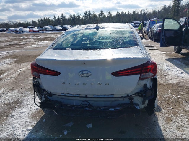 Hyundai Elantra Value Edition 2019 5NPD84LF5KH418920 Image 16