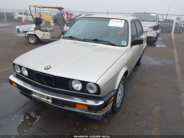 1988 BMW 325 WBAAE6400J8823904 Photo 1