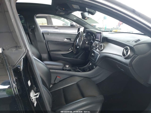 Mercedes-Benz CLA 250 2014 WDDSJ4EB0EN125345 Image 5