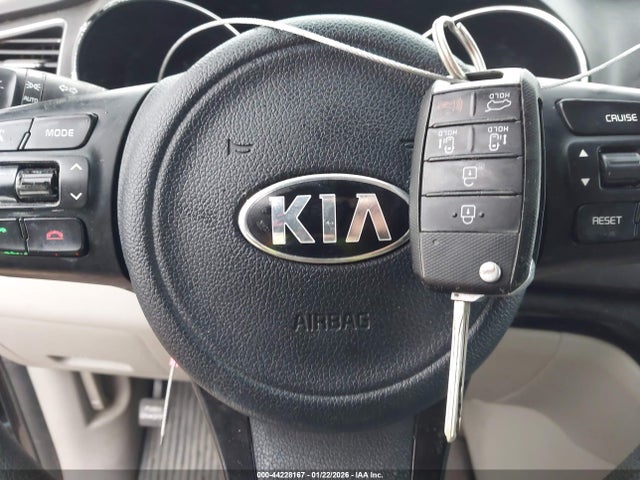 KNDMB5C14G6114314 KIA SEDONA LX