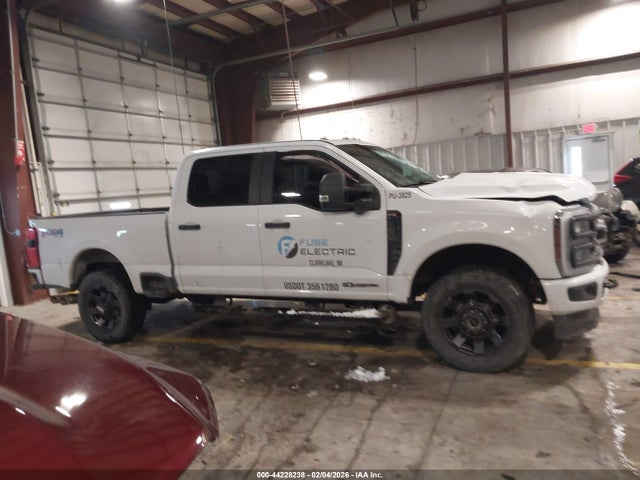 44228238 :رقم المزاد ، 1FT8W3BT5REE65061 vin ، 2024 Ford F-350 Xl مزاد بيع