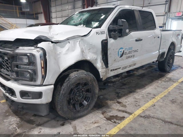 44228238 :رقم المزاد ، 1FT8W3BT5REE65061 vin ، 2024 Ford F-350 Xl مزاد بيع