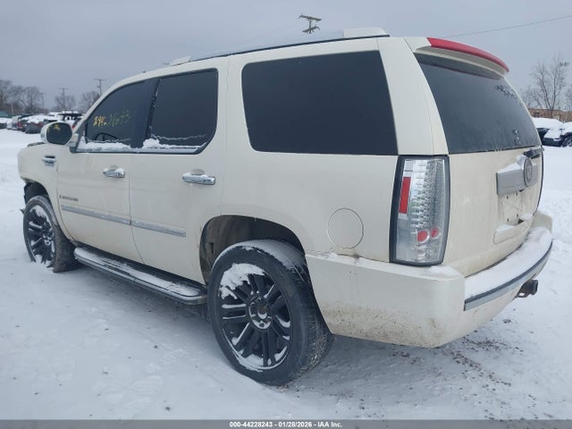 2008 CADILLAC ESCALADE 1GYFK63878R252421 Photo 2