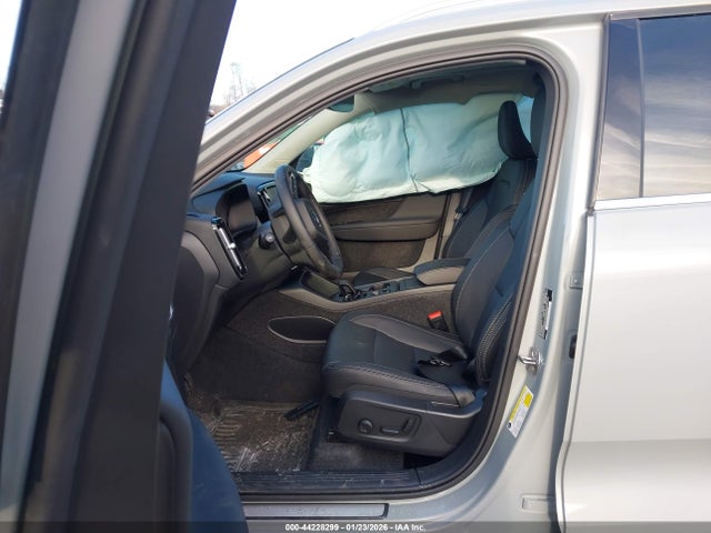 2025 VOLVO XC40 YV4L12UJXS2568110 Photo 4