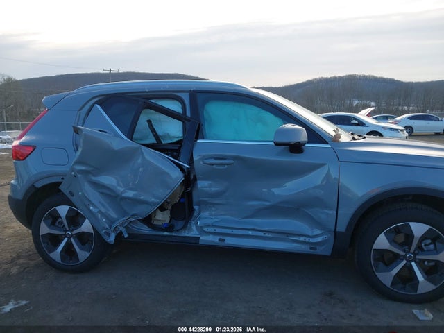 2025 VOLVO XC40 YV4L12UJXS2568110 Photo 5