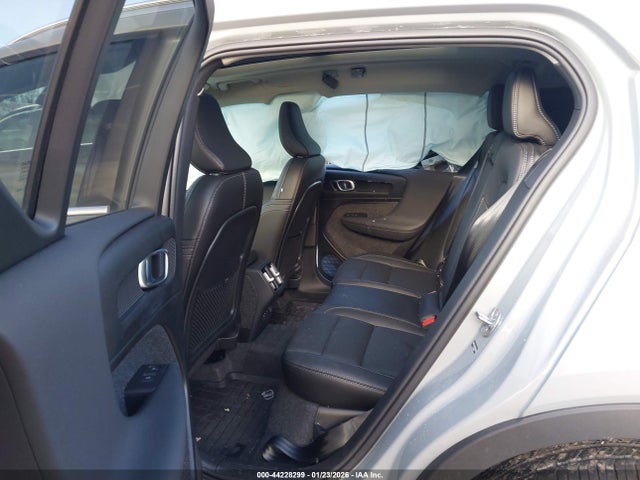 2025 VOLVO XC40 YV4L12UJXS2568110 Photo 7