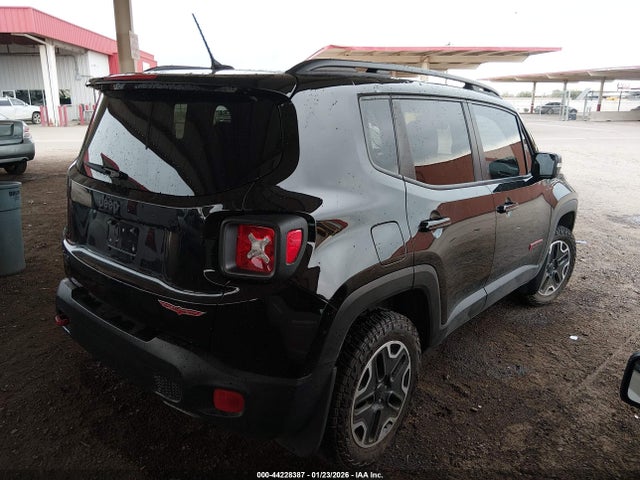Jeep Renegade Trailhawk 2016 ZACCJBCT0GPC84942 Image 4