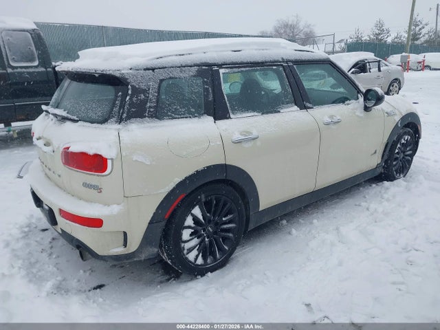2017 MINI CLUBMAN WMWLU5C30H2E84336 Photo 3
