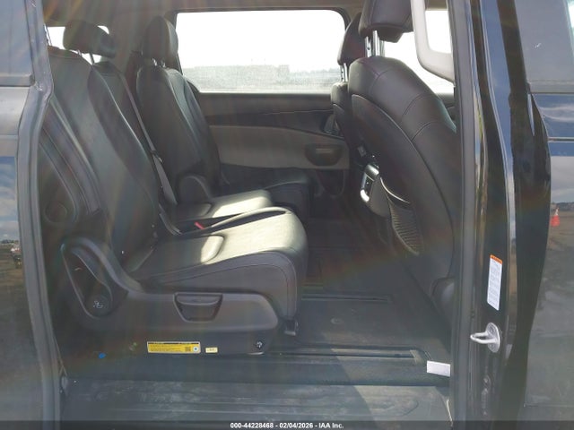 2026 Kia Carnival Mpv Hybrid Lxs მანქანა იყიდება აუქციონზე, vin: KNDNB5KAXT6108047, აუქციონის ნომერი: 44228468